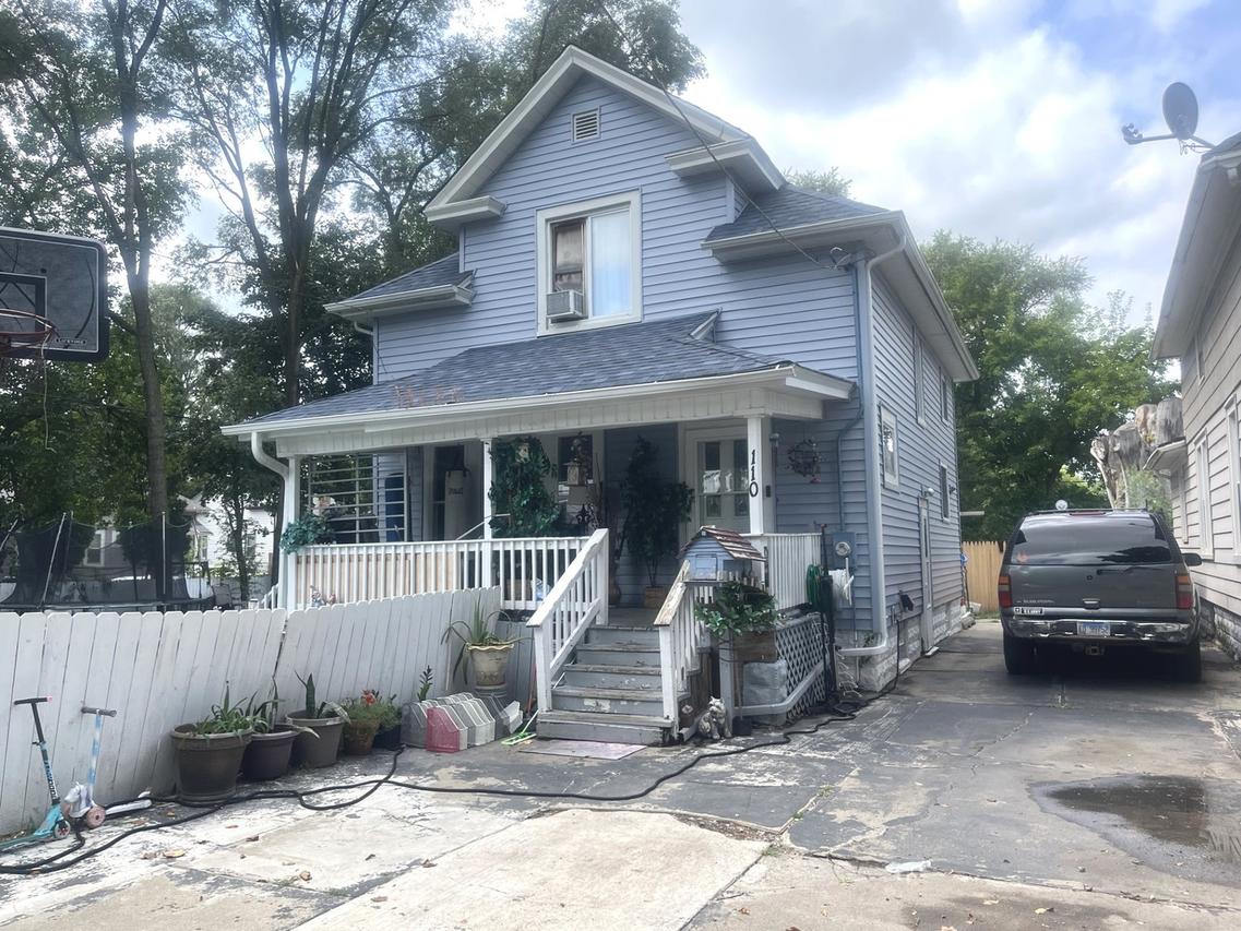 110 N Loucks St., Aurora, IL 60505