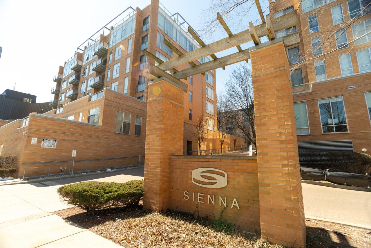1720 Oak Ave. #203, Evanston, IL 60201