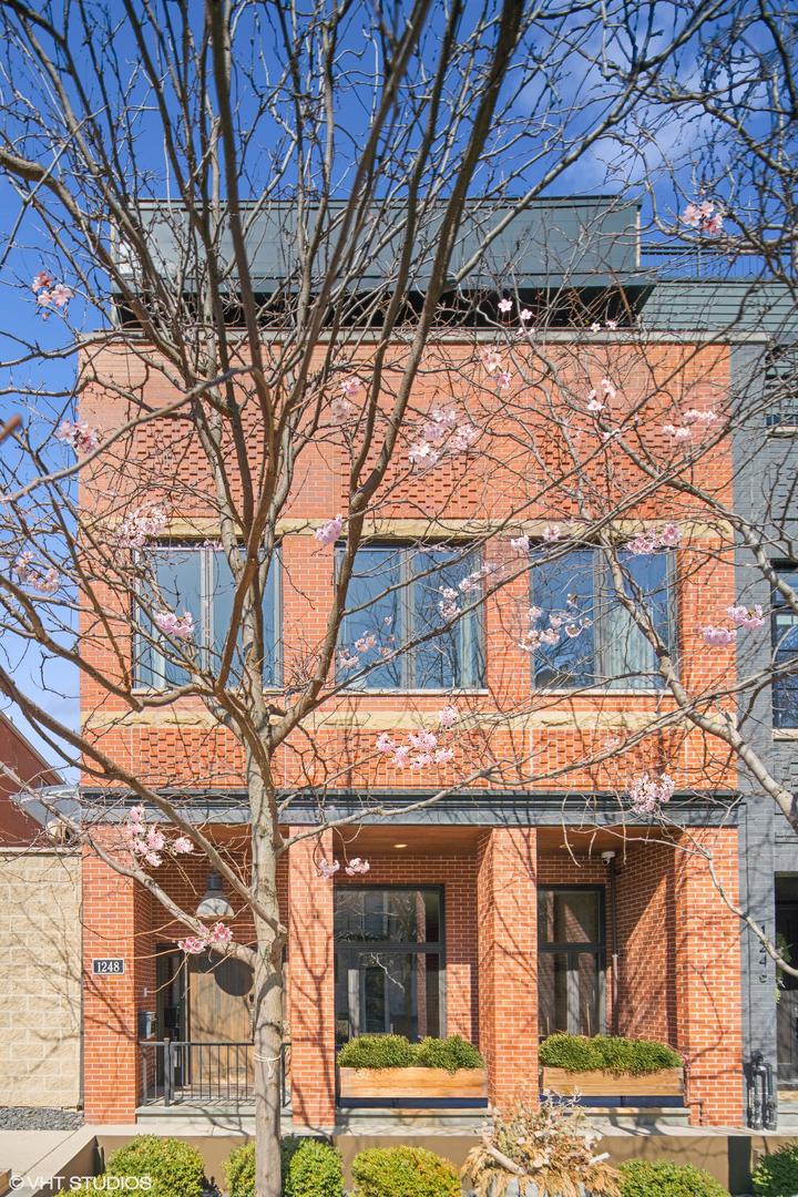 1248 W George St., Chicago, IL 60657