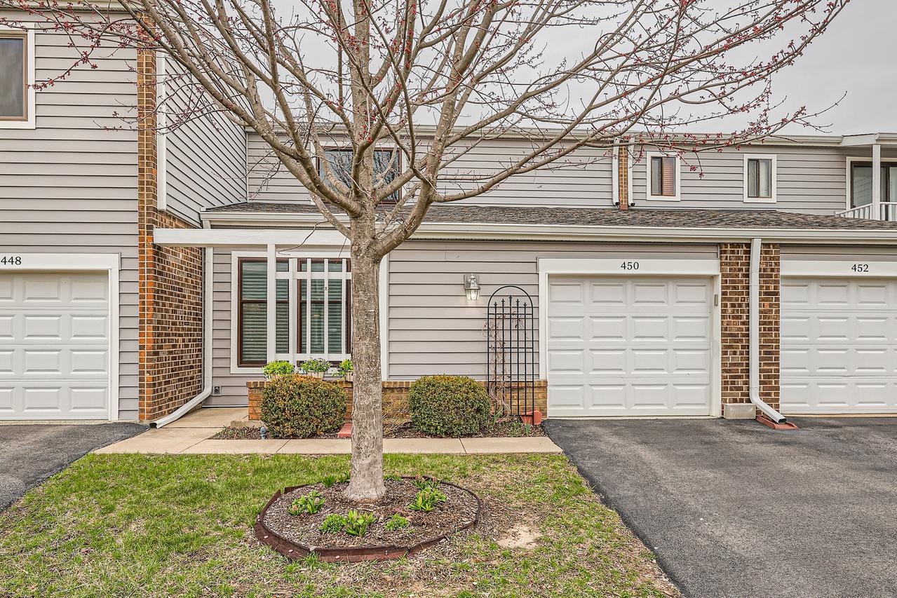 450 Hickory Dr., Wheeling, IL 60090