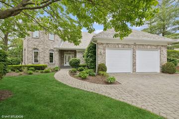 208 Carriage Hill Cir., Libertyville, IL 60048