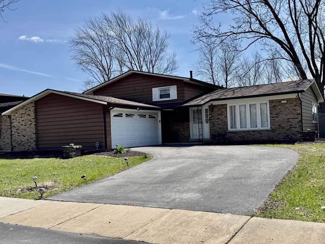 5125 Imperial Dr., Richton Park, IL 60471