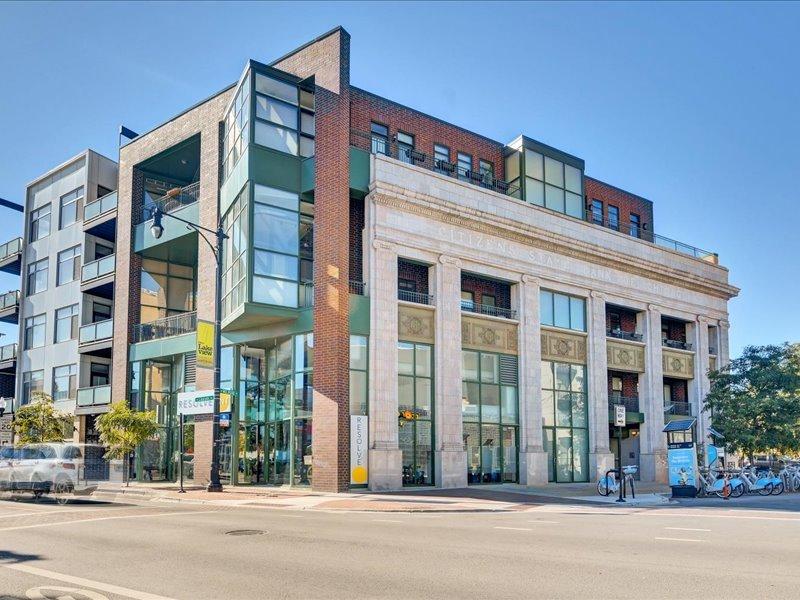 1623 W Melrose St. #302, Chicago, IL 60657