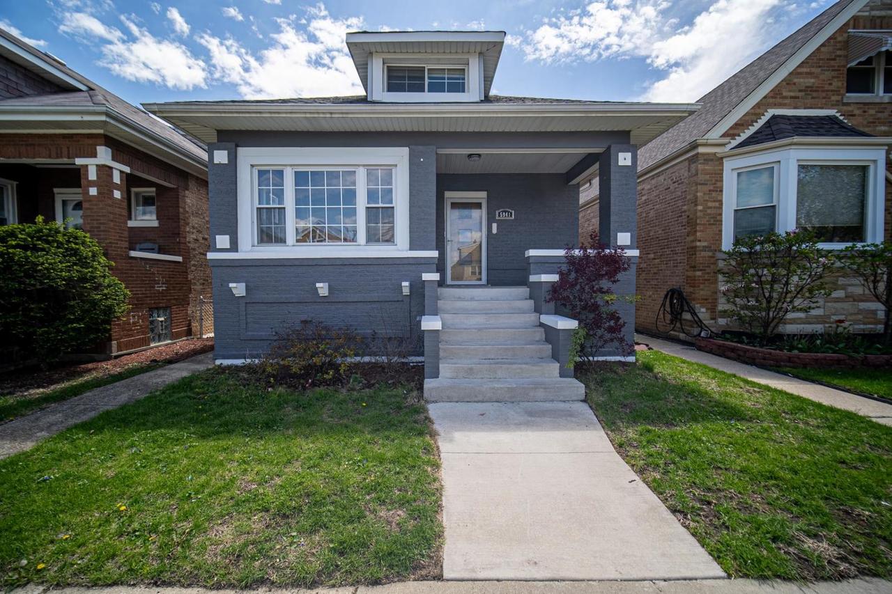 5941 W Warwick Ave., Chicago, IL 60634