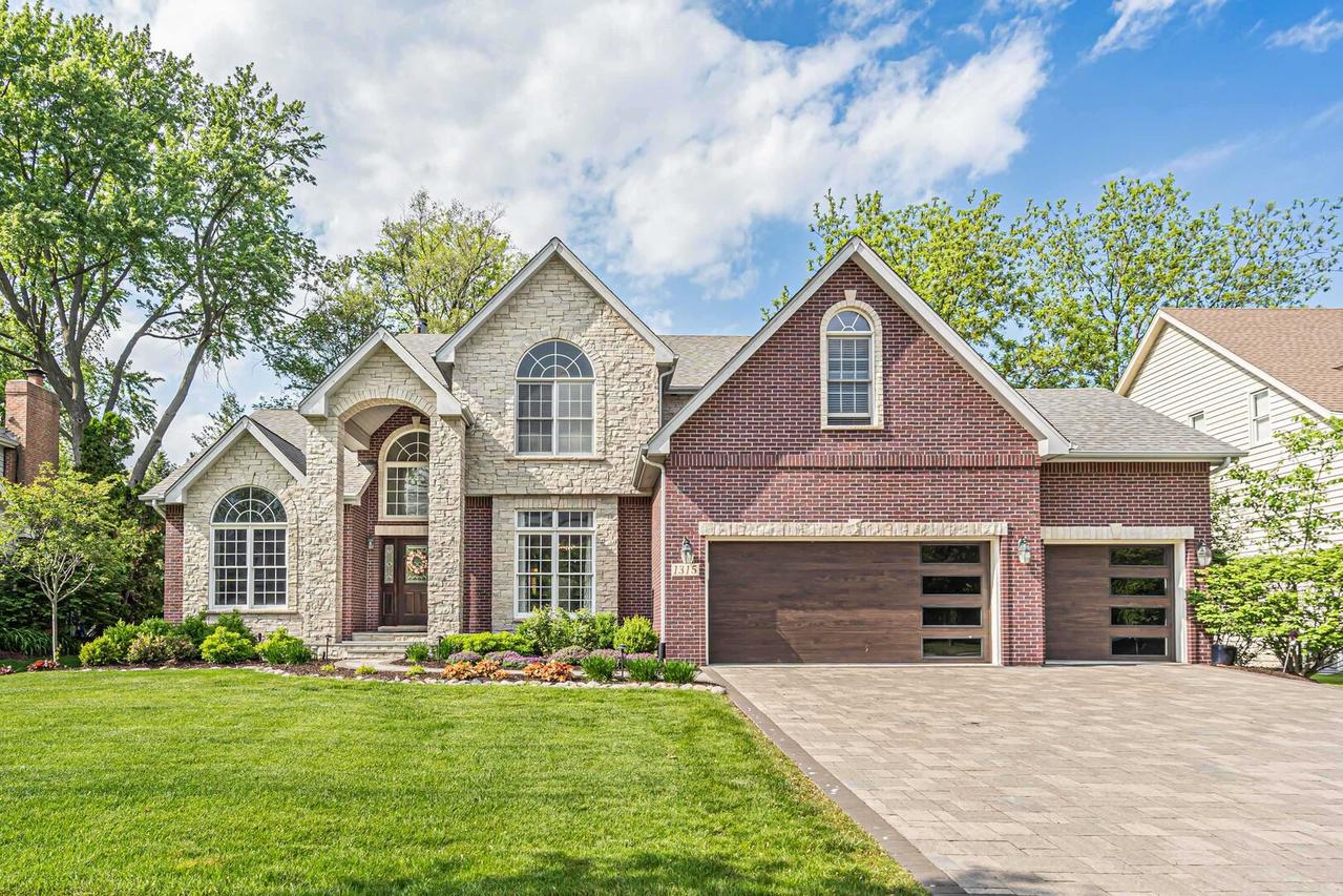 1315 Dunrobin Rd., Naperville, IL 60540