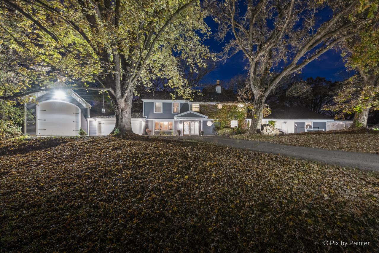 144 Algonquin Rd., Barrington Hills, IL 60010