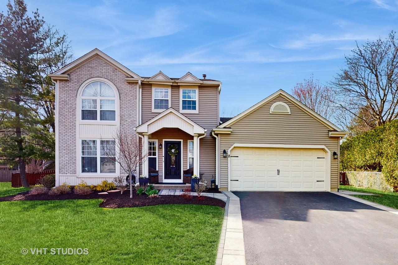 8 Rosewood Ct., Cary, IL 60013