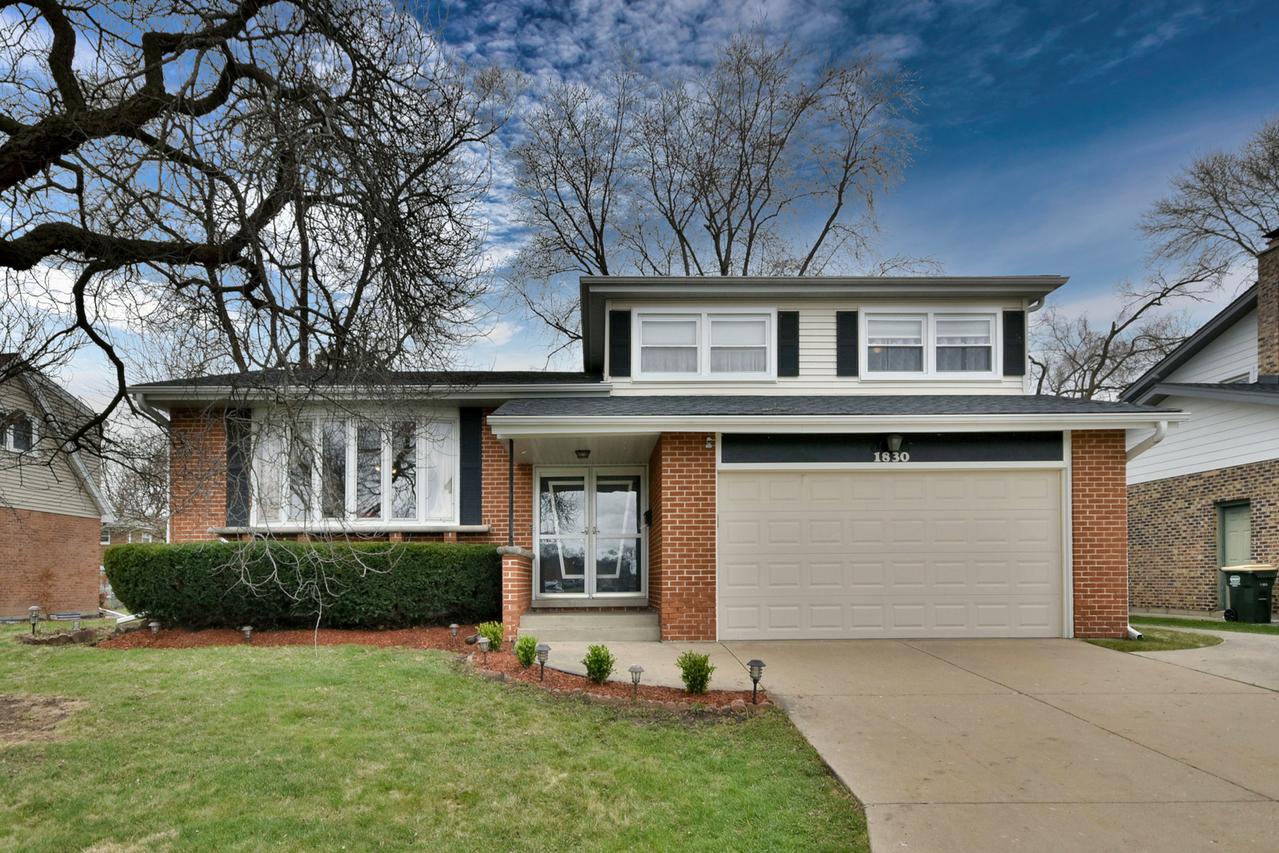 1830 N Dale Ave., Arlington Heights, IL 60004