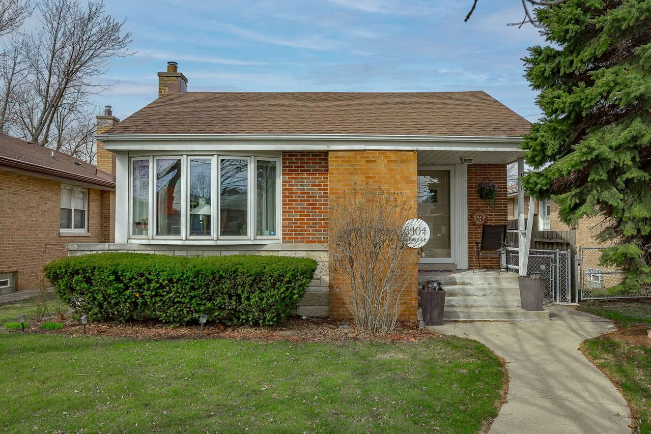5404 N Nagle Ave., Chicago, IL 60630
