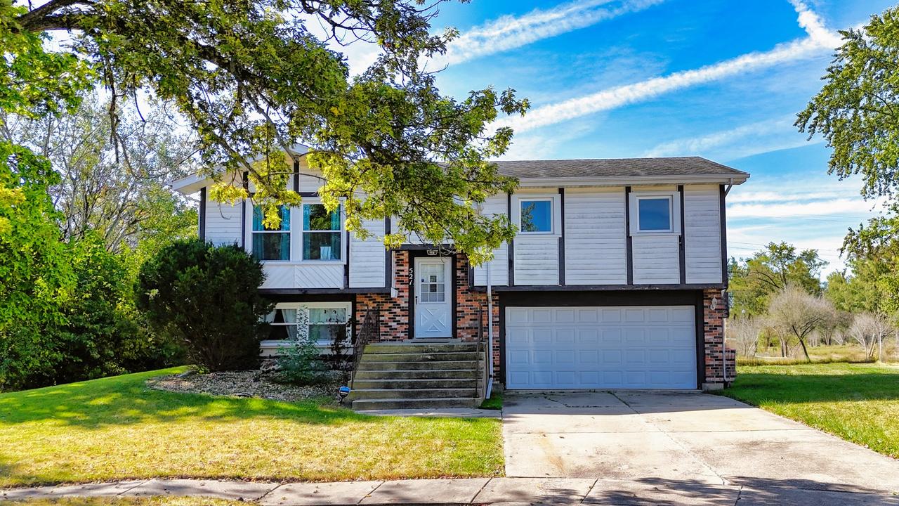 521 Buckley Ct., University Park, IL 60484
