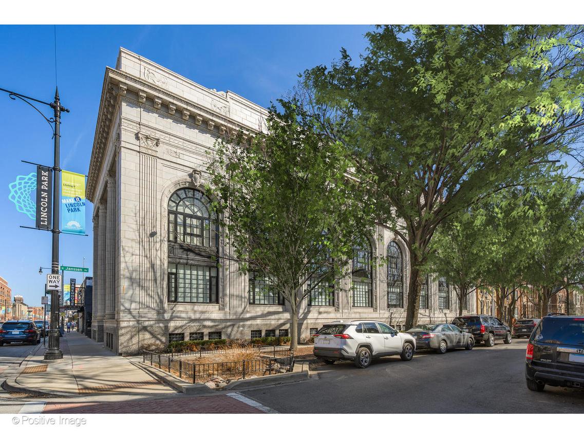 1425 W Fullerton Ave. #4S, Chicago, IL 60614