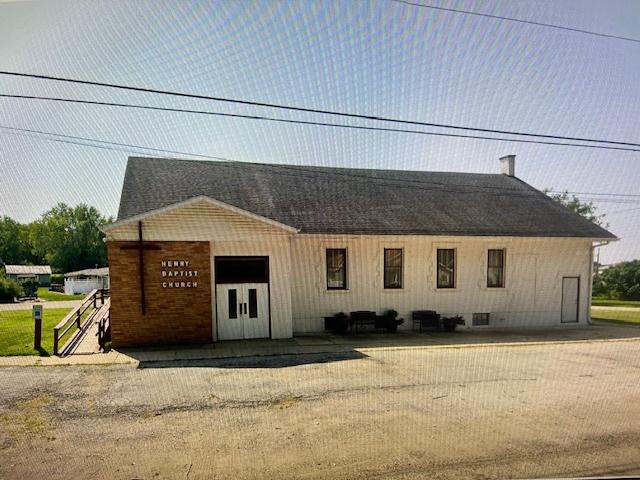 902 Western Ave., Henry, IL 61537