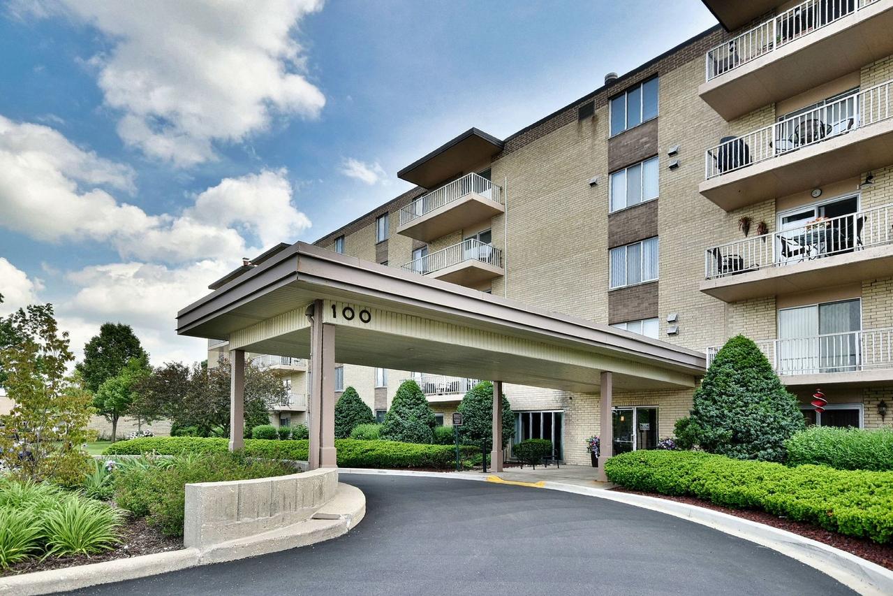 100 W Butterfield Rd. #305N, Elmhurst, IL 60126