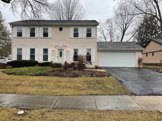 1421 Calcutta Ln., Naperville, IL 60563