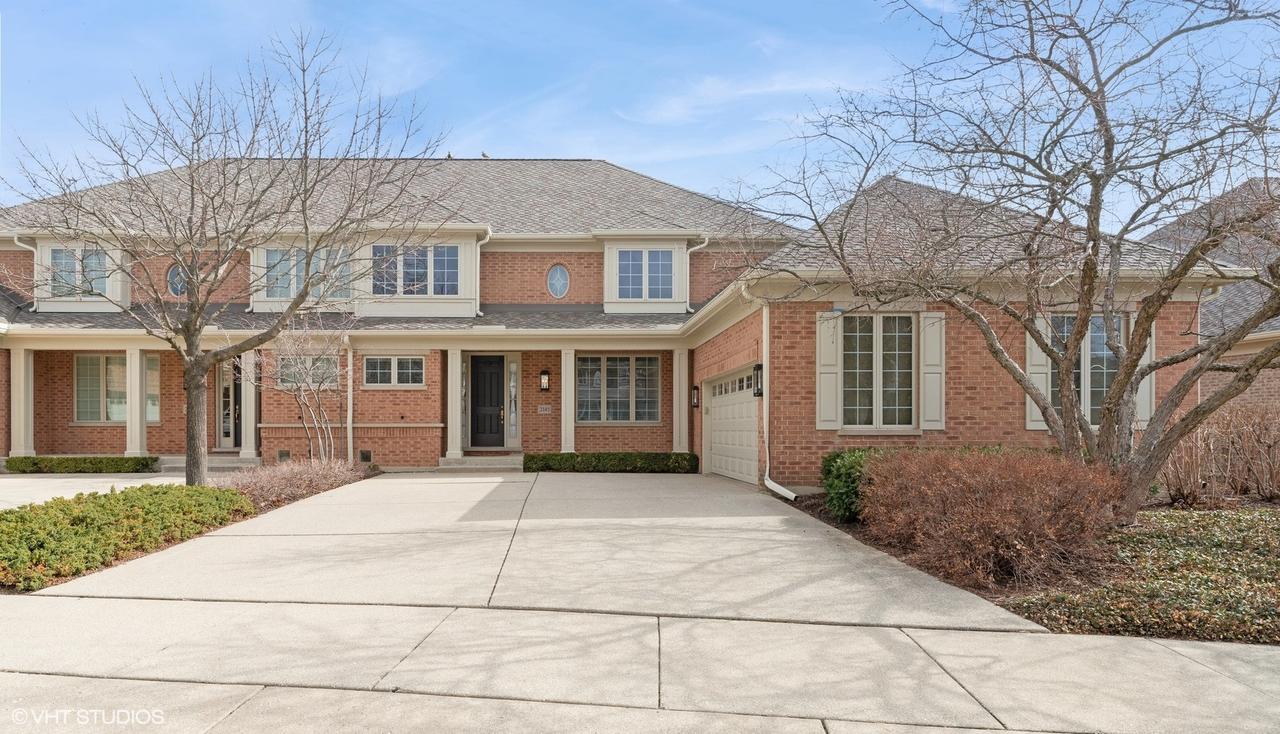 2145 Royal Ridge Dr., Northbrook, IL 60062