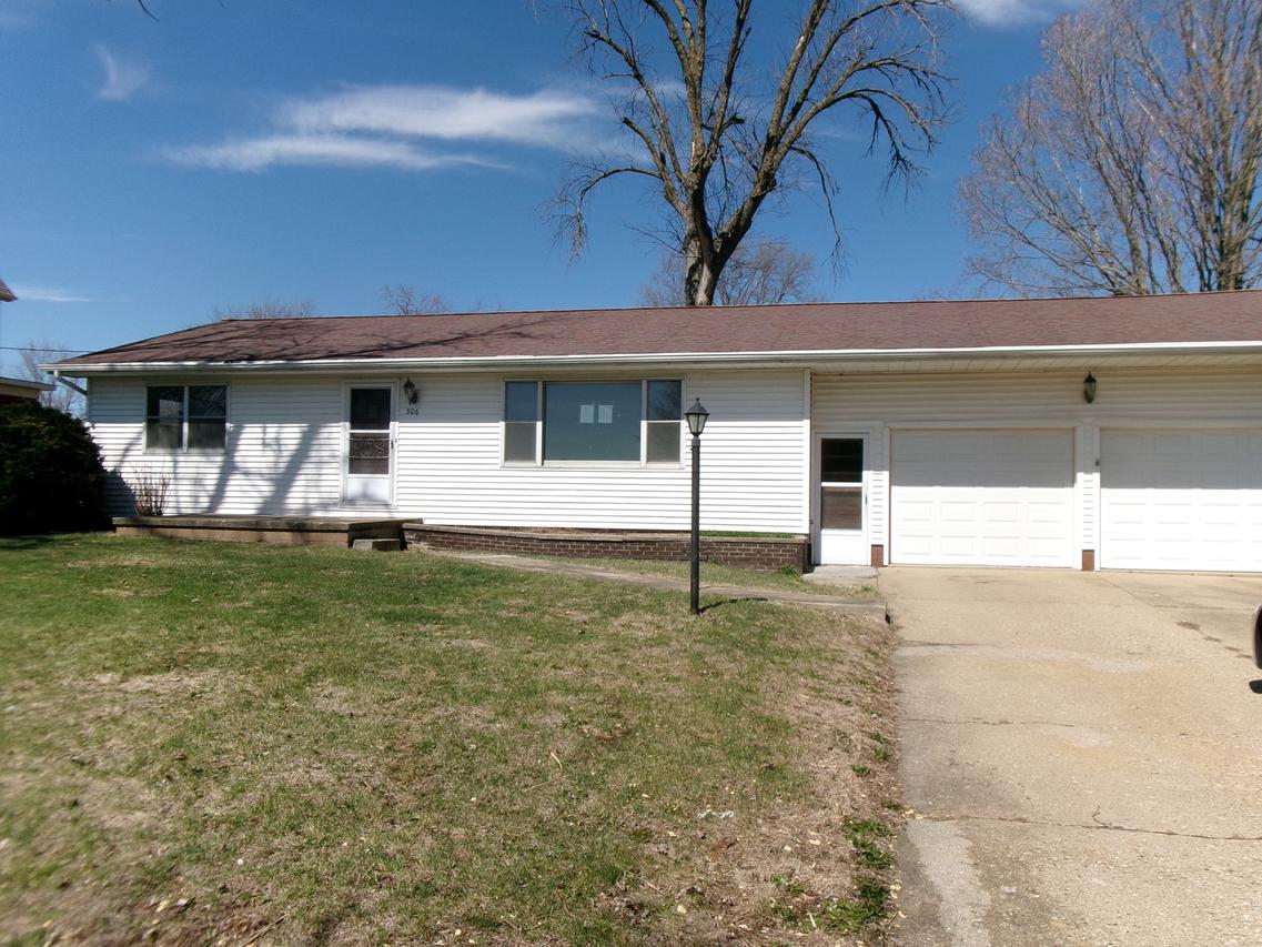 306 Silver St., Bradford, IL 61421