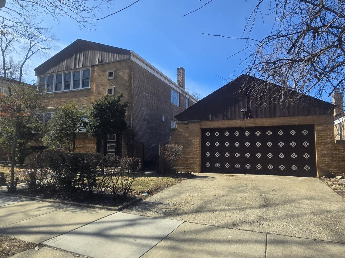 6304 N Troy St., Chicago, IL 60659