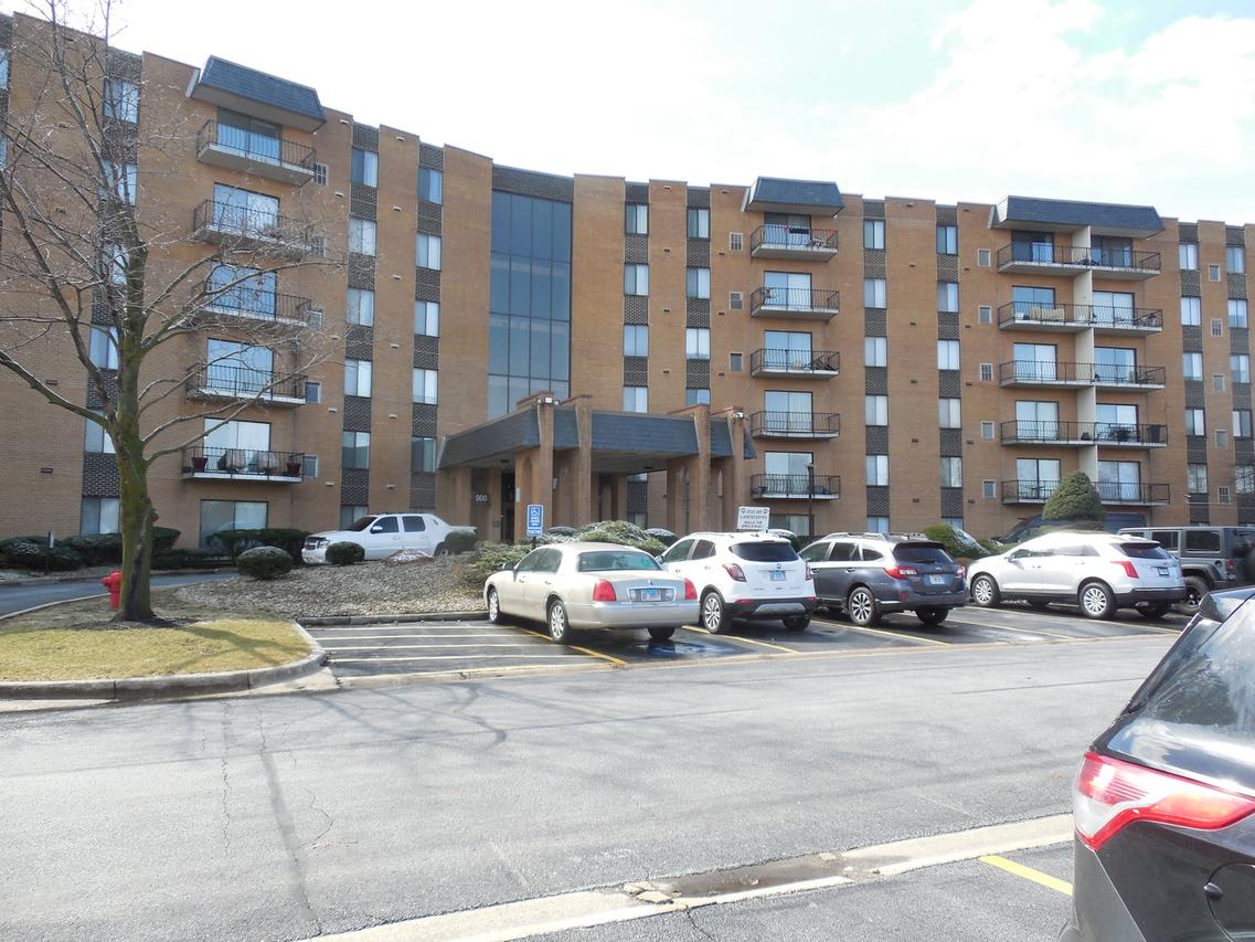 900 W Sunset Dr. #504, Glenwood, IL 60425