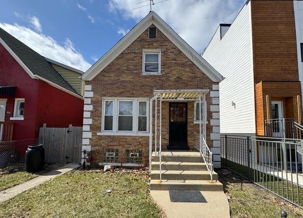 936 N Karlov Ave., Chicago, IL 60651