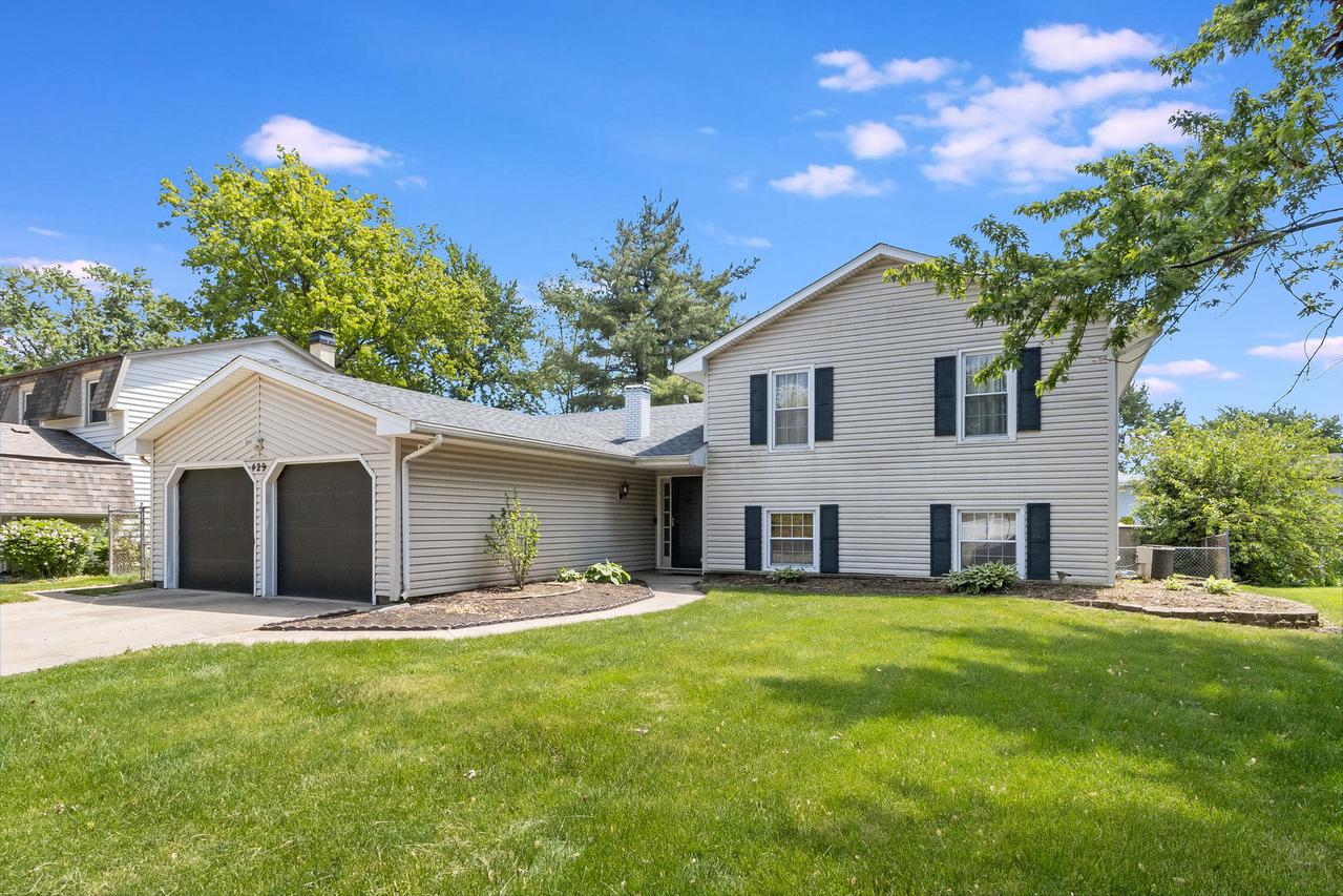 429 W Briarcliff Rd., Bolingbrook, IL 60440