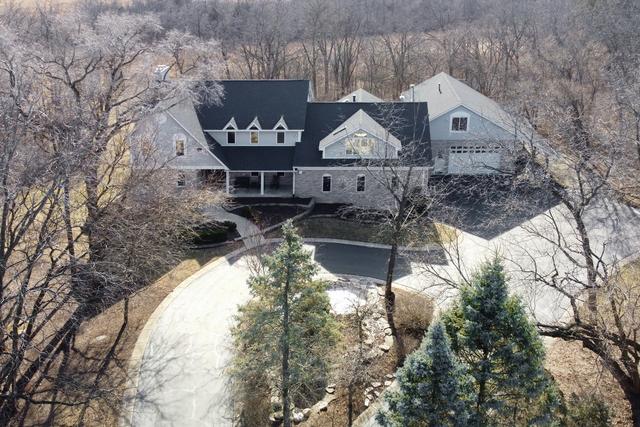 225 Delia Dr., Wauconda, IL 60084