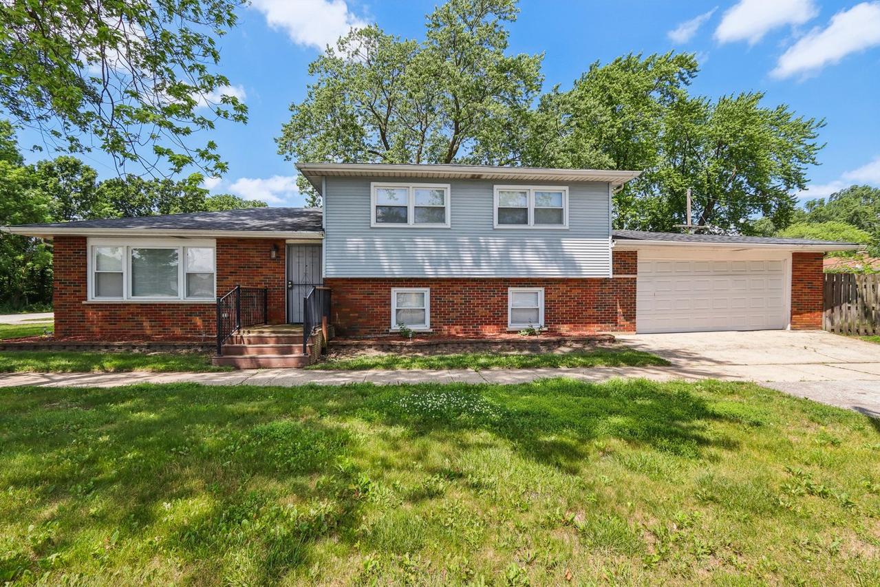 778 E 158th St., South Holland, IL 60473
