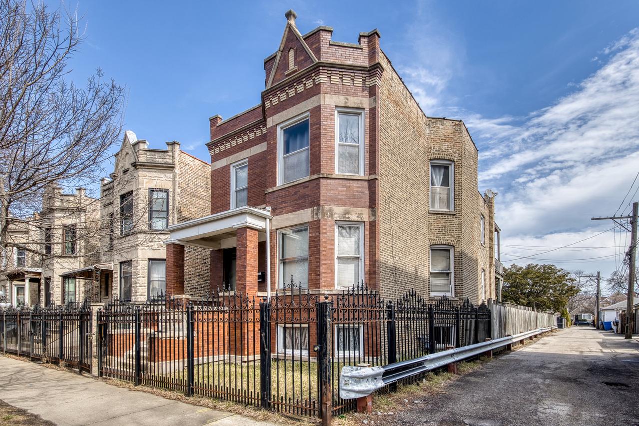 [Address Hidden by Seller], Chicago, IL 60647