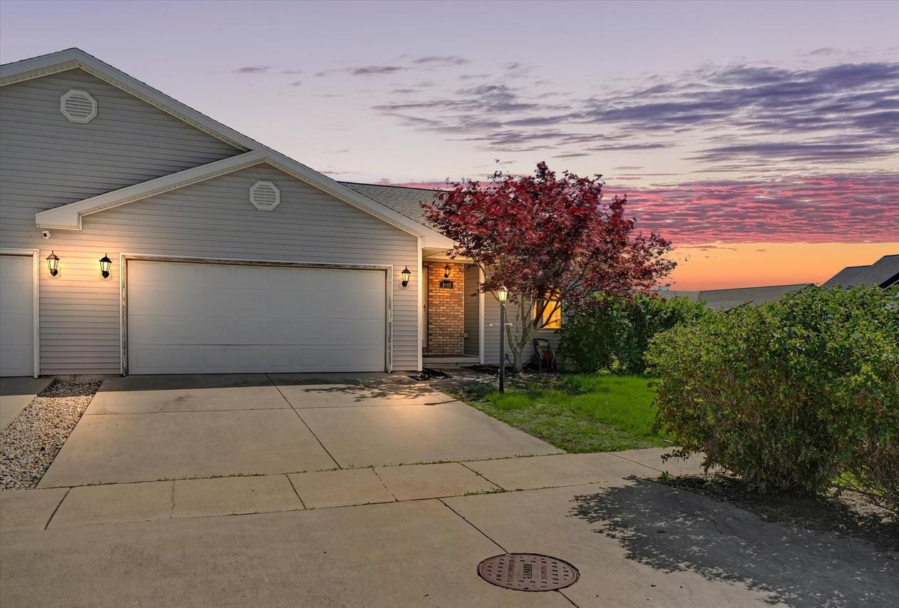 1601 E Lexington Dr., Urbana, IL 61802