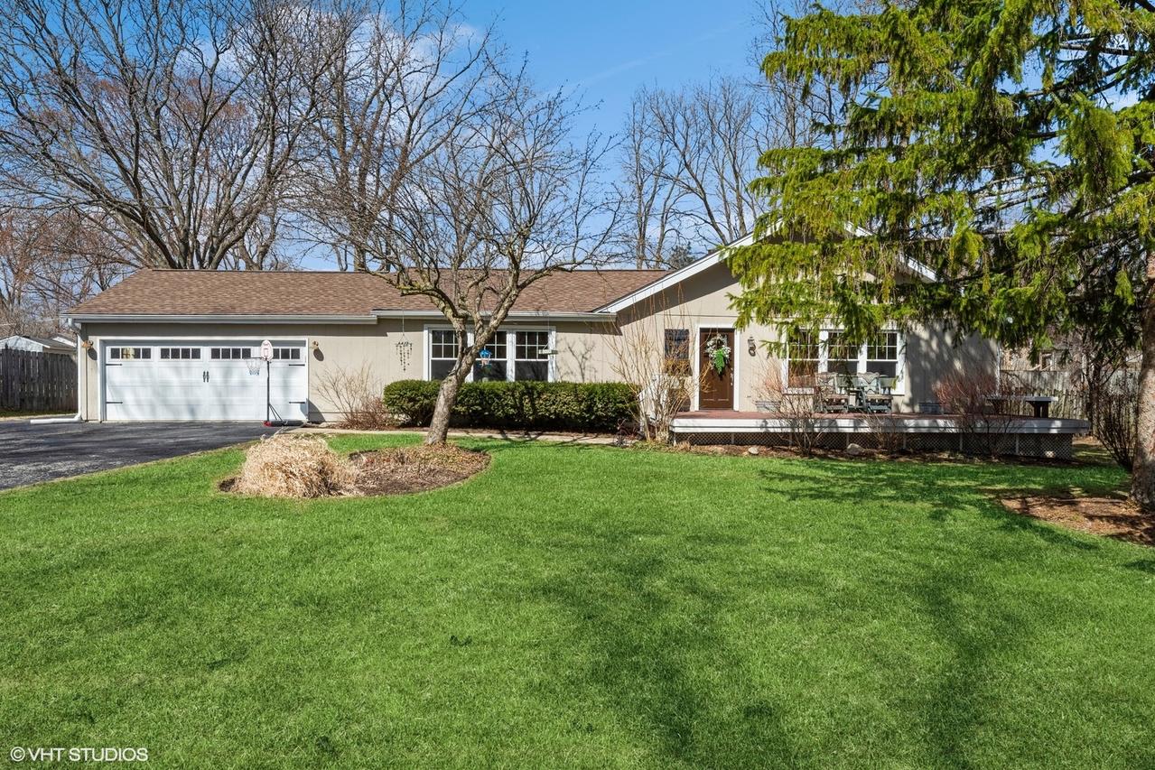 674 W Hillcrest Rd., Palatine, IL 60074