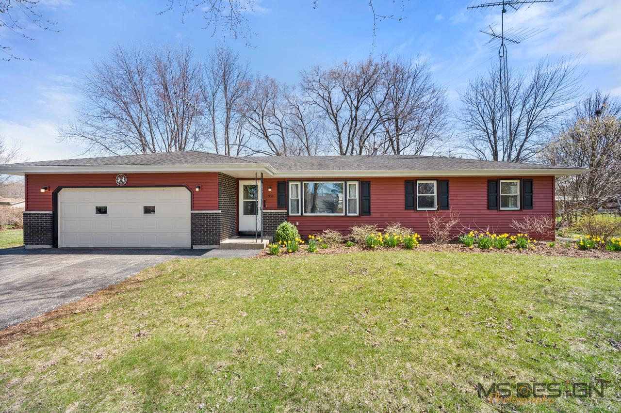 1974 River Dr., Sycamore, IL 60178