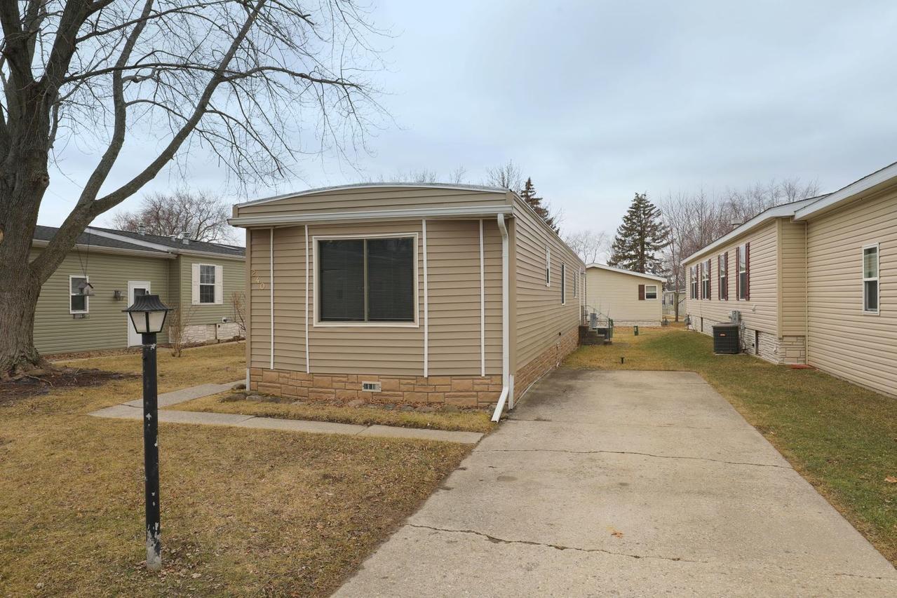 240 Fox Ln., Belvidere, IL 61008