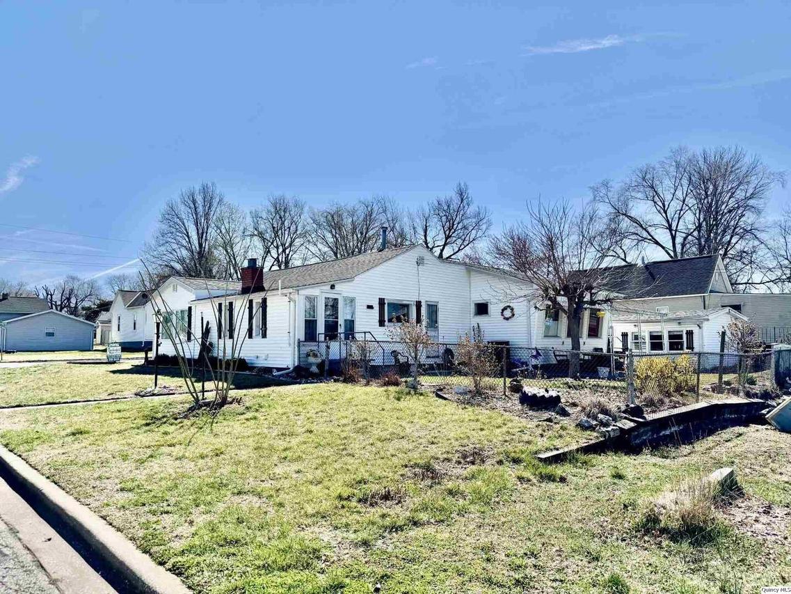 1530 Cedar St., Quincy, IL 62301