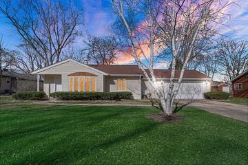 3210 N Betty Dr., Arlington Heights, IL 60004