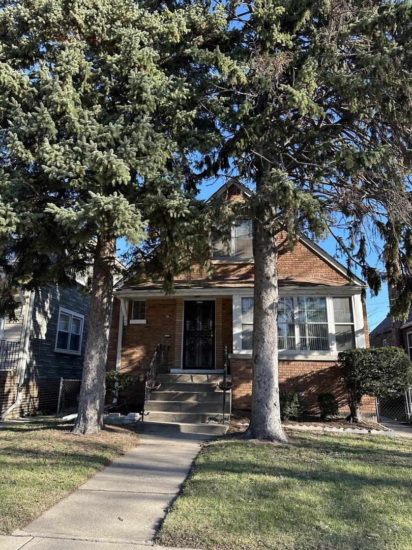 8121 S Houston Ave., Chicago, IL 60617
