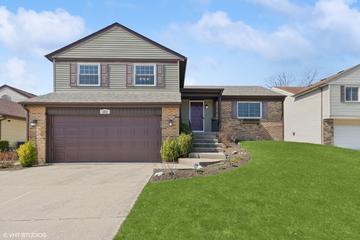 202 Albert Dr., Vernon Hills, IL 60061