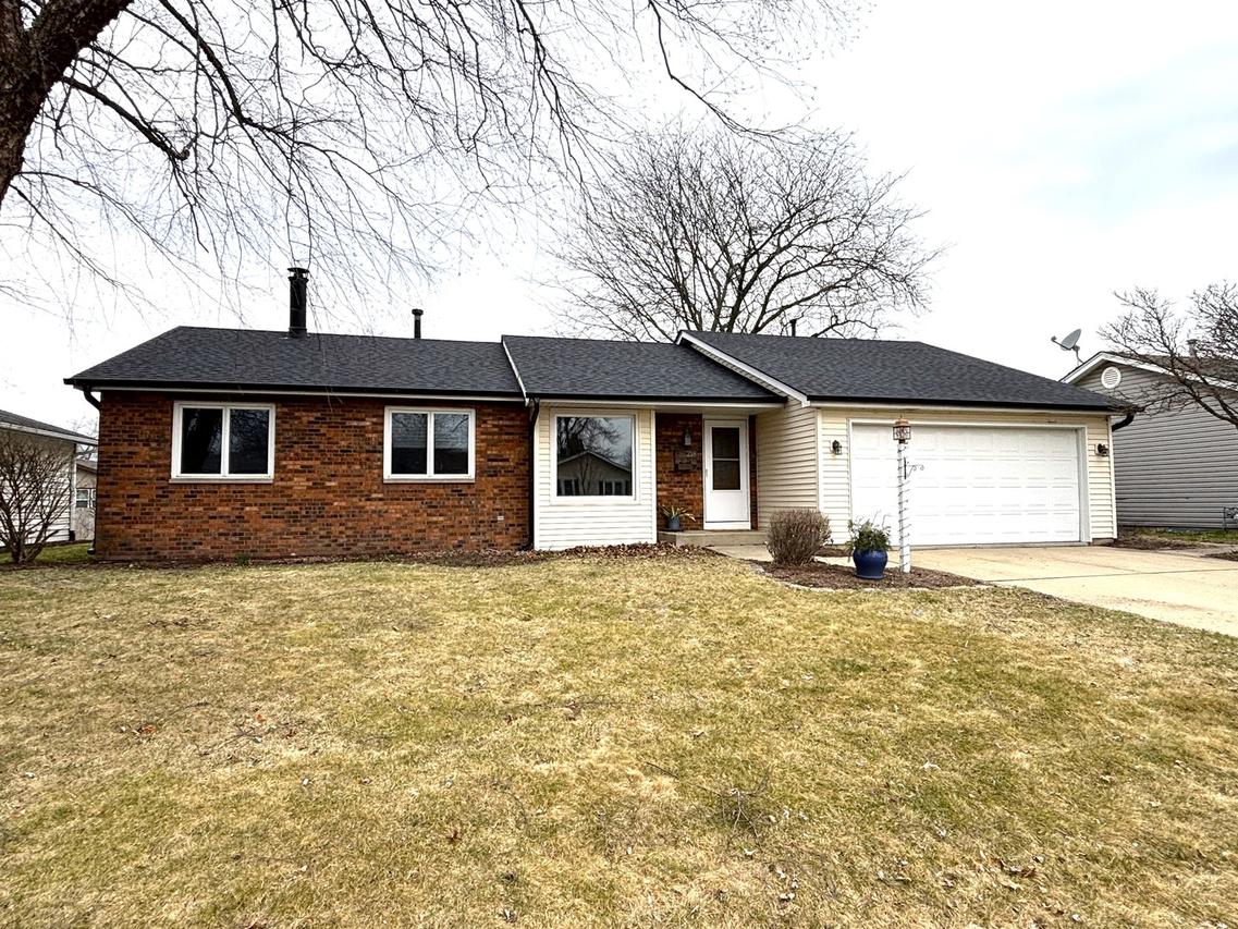218 Larchwood Ln., North Aurora, IL 60542