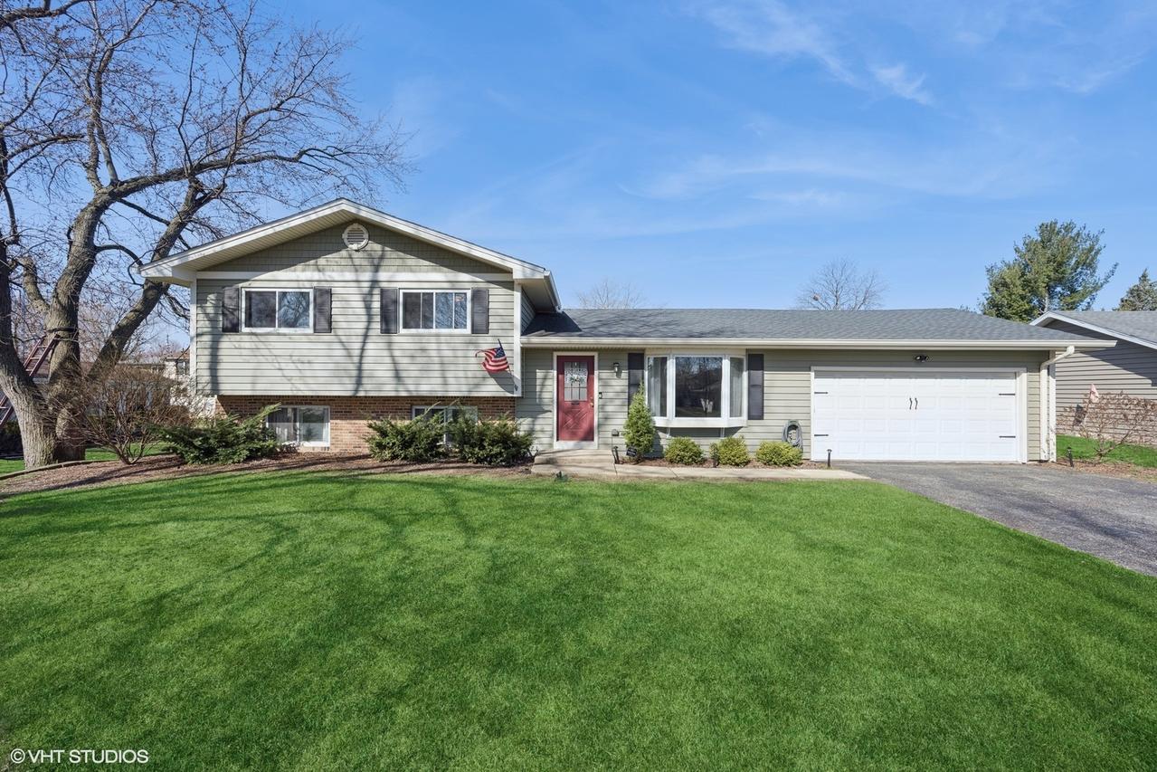 1N068 Darling St., Carol Stream, IL 60188