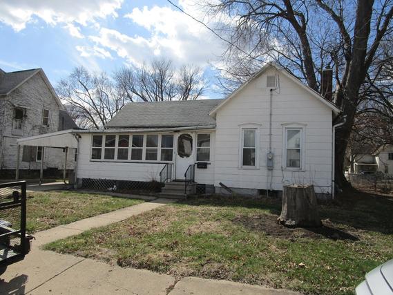 905 4th Ave., Sterling, IL 61081
