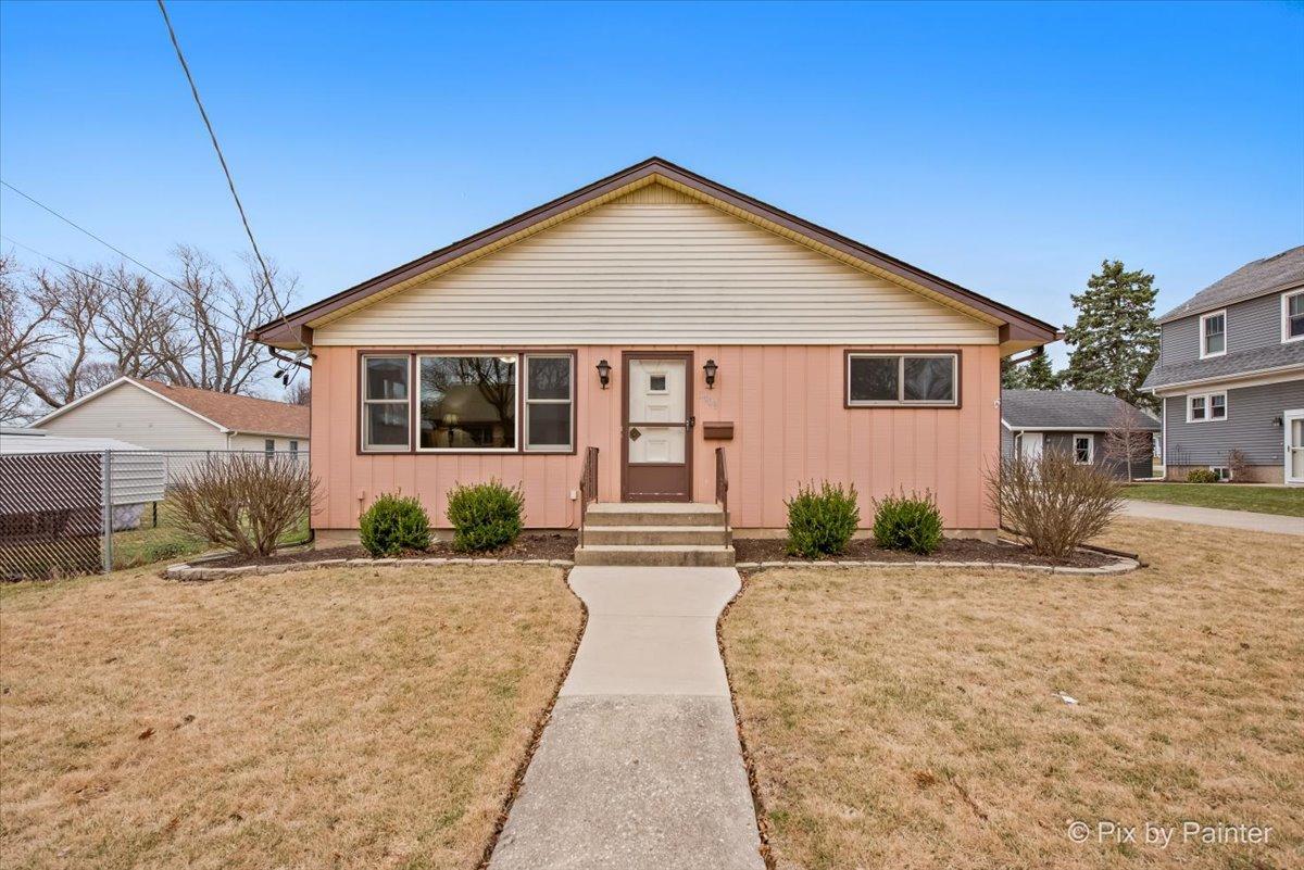 3409 Washington St., McHenry, IL 60050