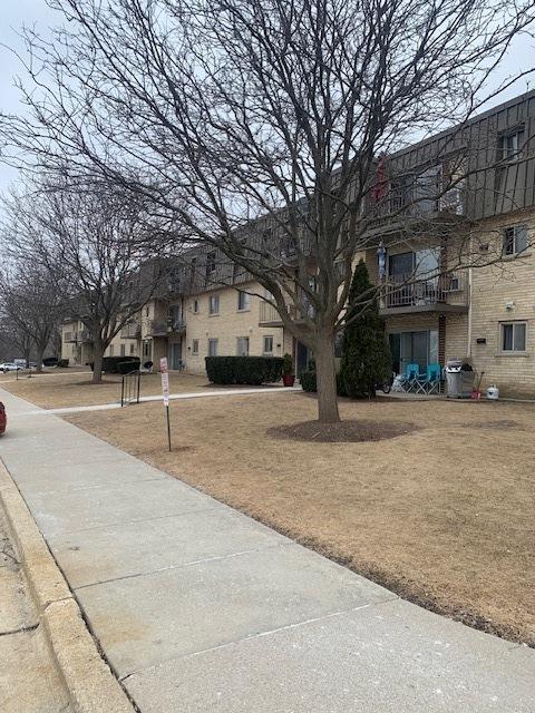 577 Fairway View Dr. #7-1K, Wheeling, IL 60090