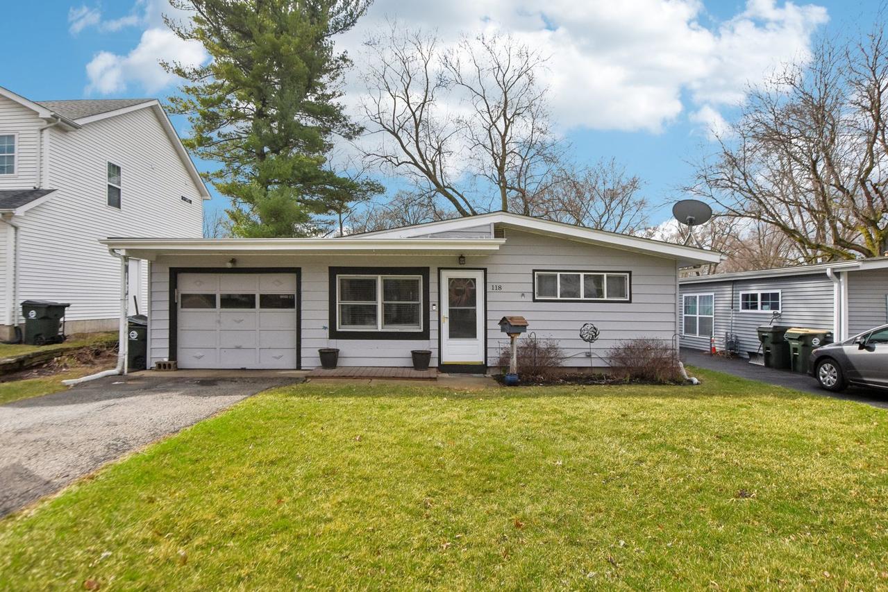 118 Elm Ave., North Aurora, IL 60542