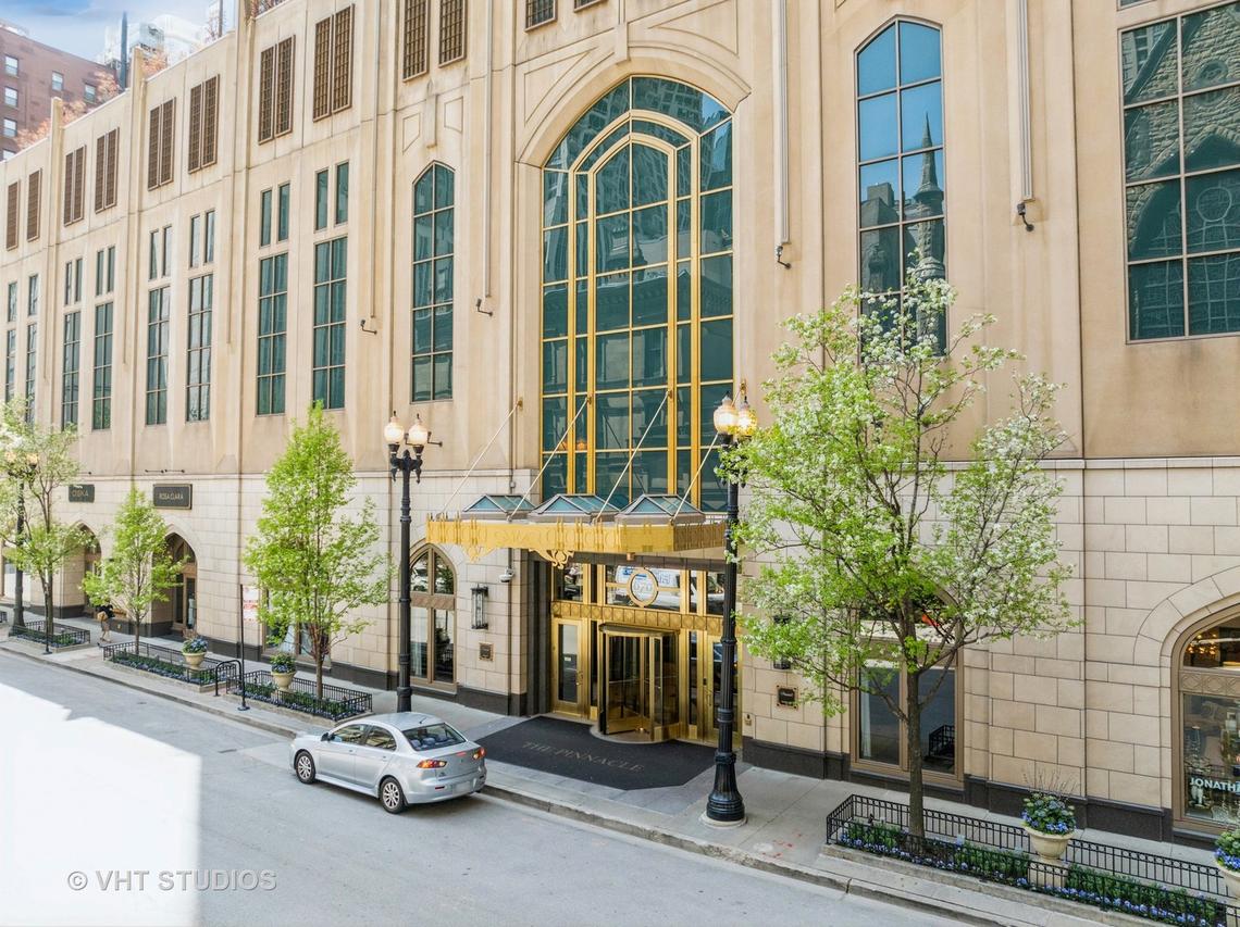 21 E Huron St. #1806, Chicago, IL 60611