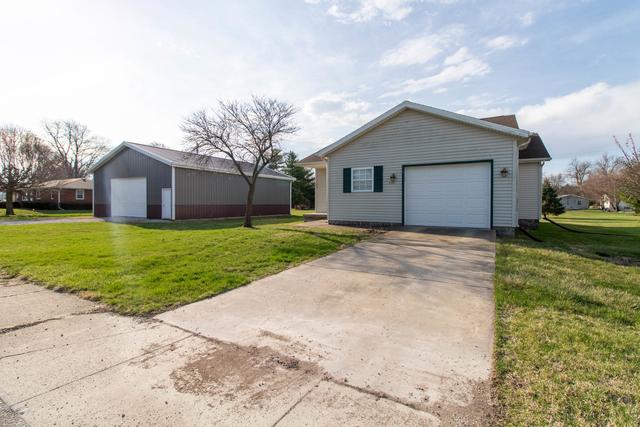 110 E Main St., Stanford, IL 61774