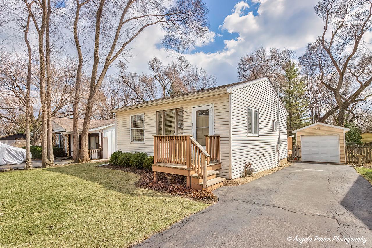 8411 Dorr Rd., Wonder Lake, IL 60097
