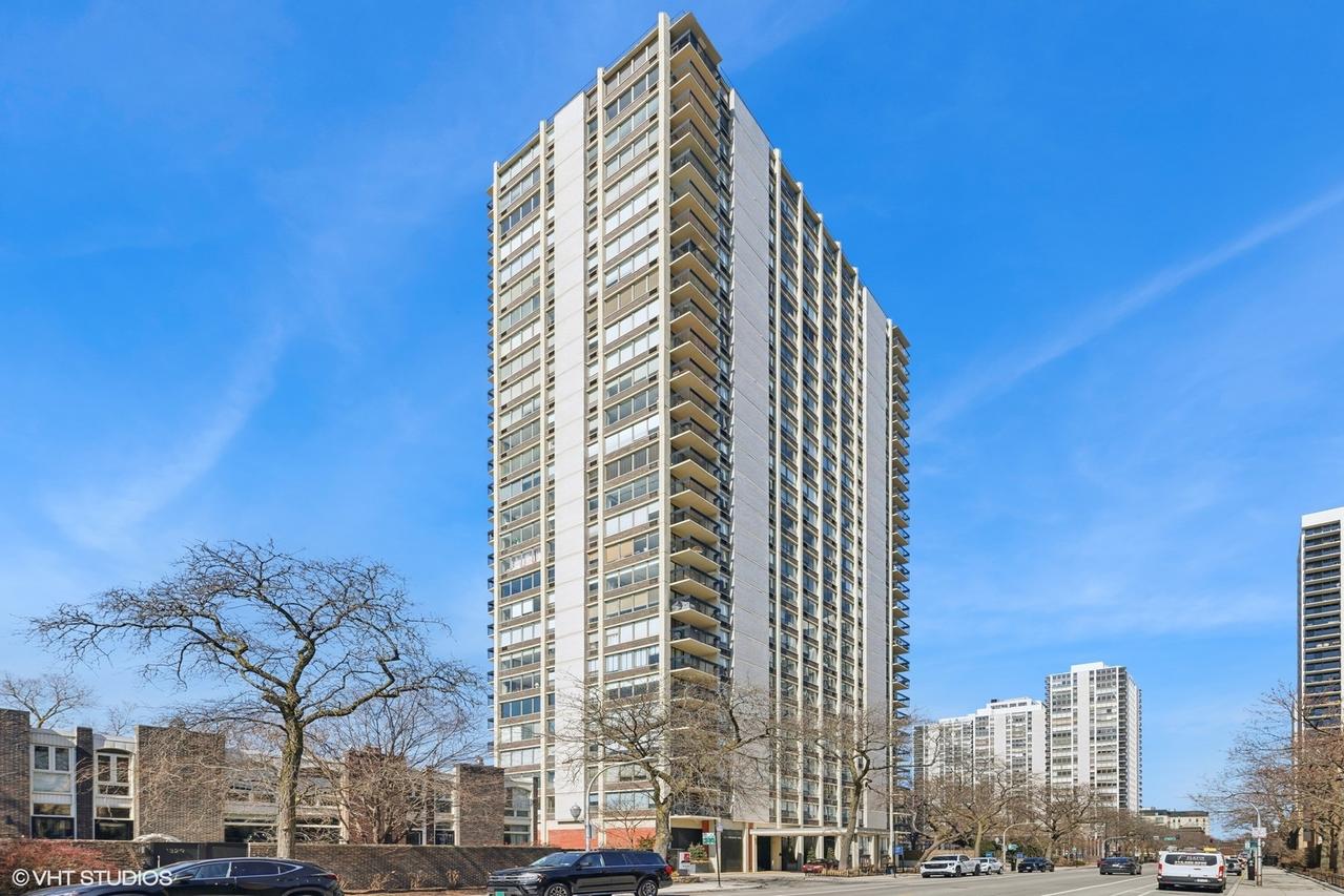 1355 N Sandburg Ter. #2606, Chicago, IL 60610