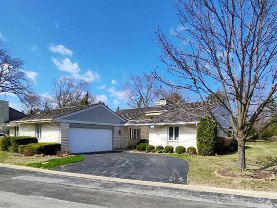 186 Briarwood Loop, Oak Brook, IL 60523
