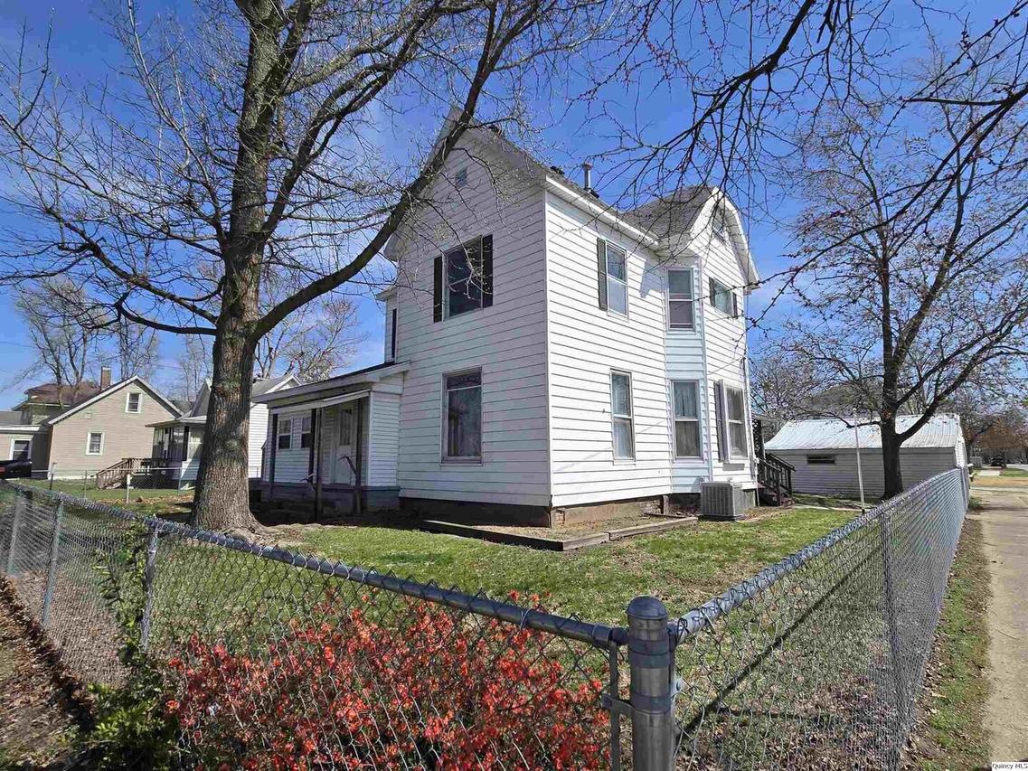 517 W 6th St., Beardstown, IL 62618