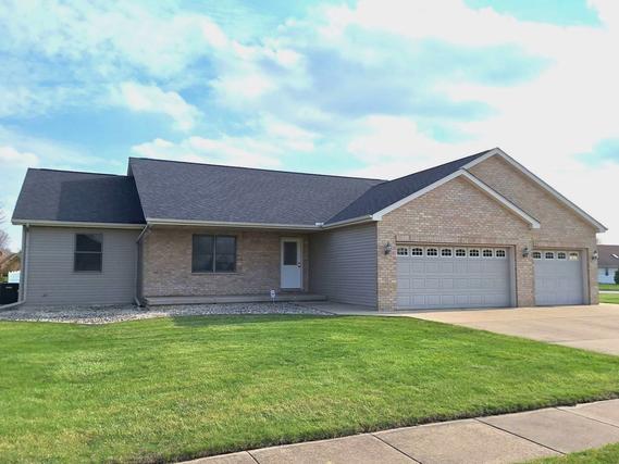 832 33rd St., Peru, IL 61354