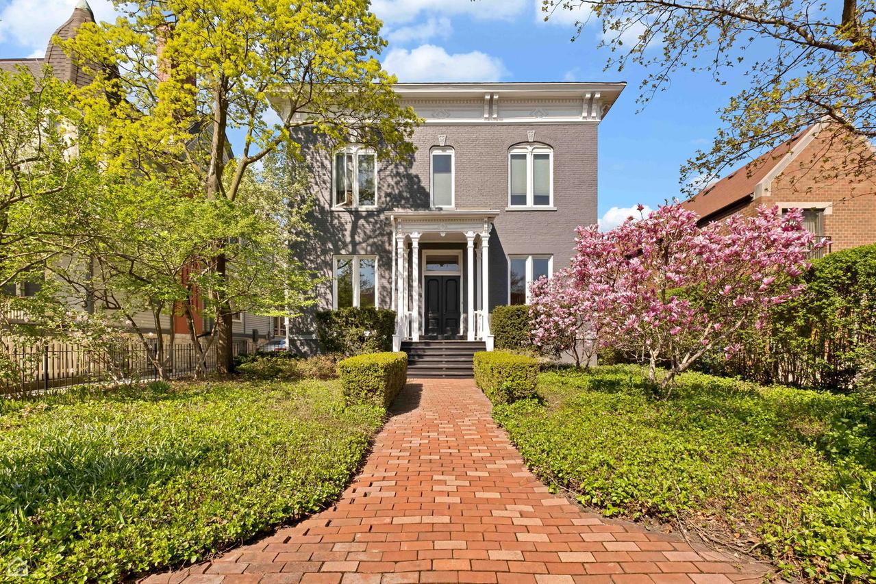 5704 S Dorchester Ave., Chicago, IL 60637