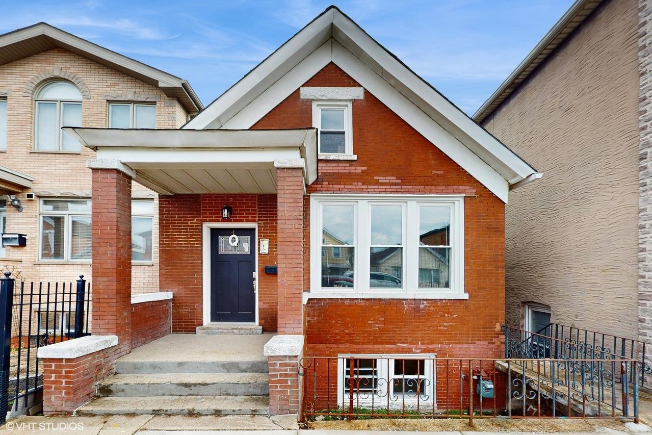 2851 S Keeley St., Chicago, IL 60608